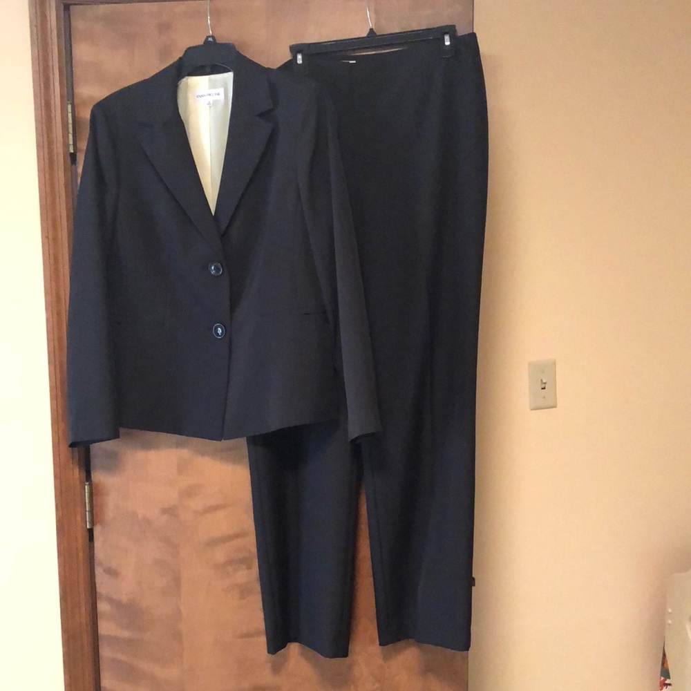 Women’s Evan-Picone Pantsuits- Sz 16